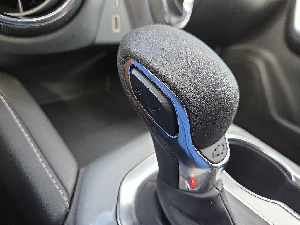 Used 2025 Chevrolet Blazer LT FWD image 29