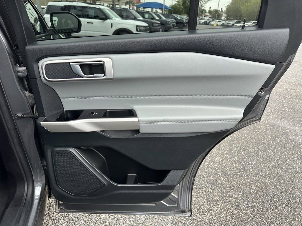 Used 2022 Ford Explorer XLT w/ Equipment Group 202A image 20