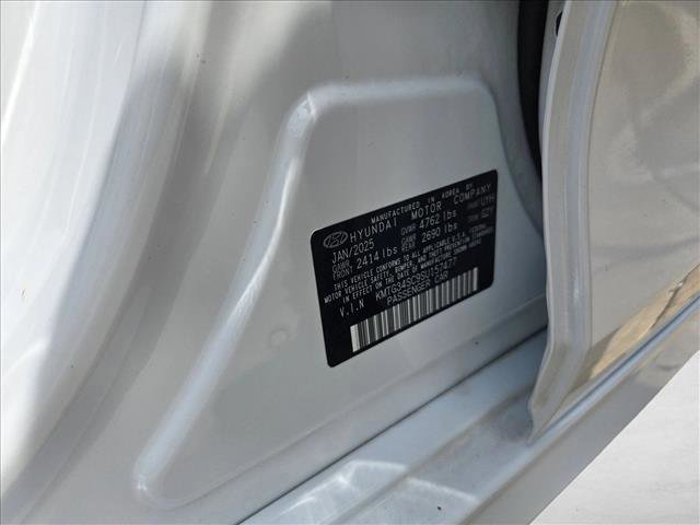 Used 2025 Genesis G70 2.5T image 28