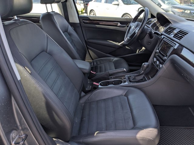 Used 2014 Volkswagen Passat TDI SEL Premium FWD image 17