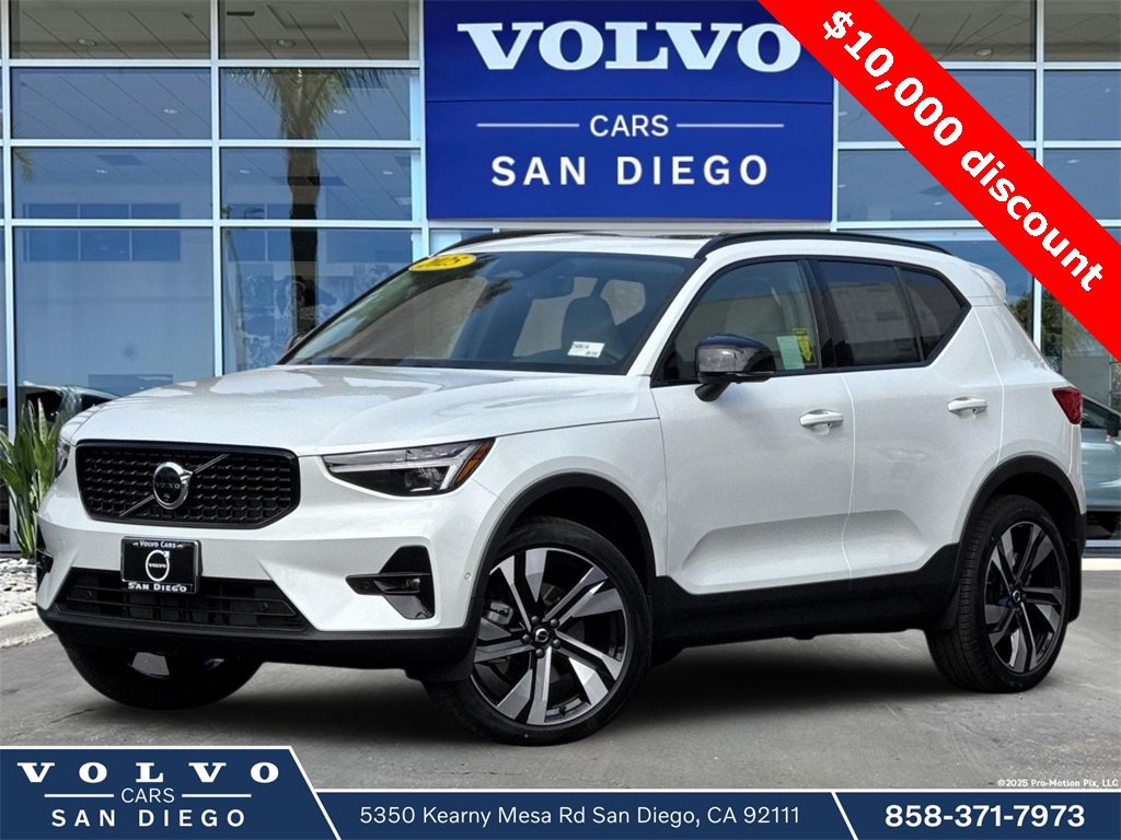 New 2025 Volvo XC40 B5 Ultra w/ Protection Package