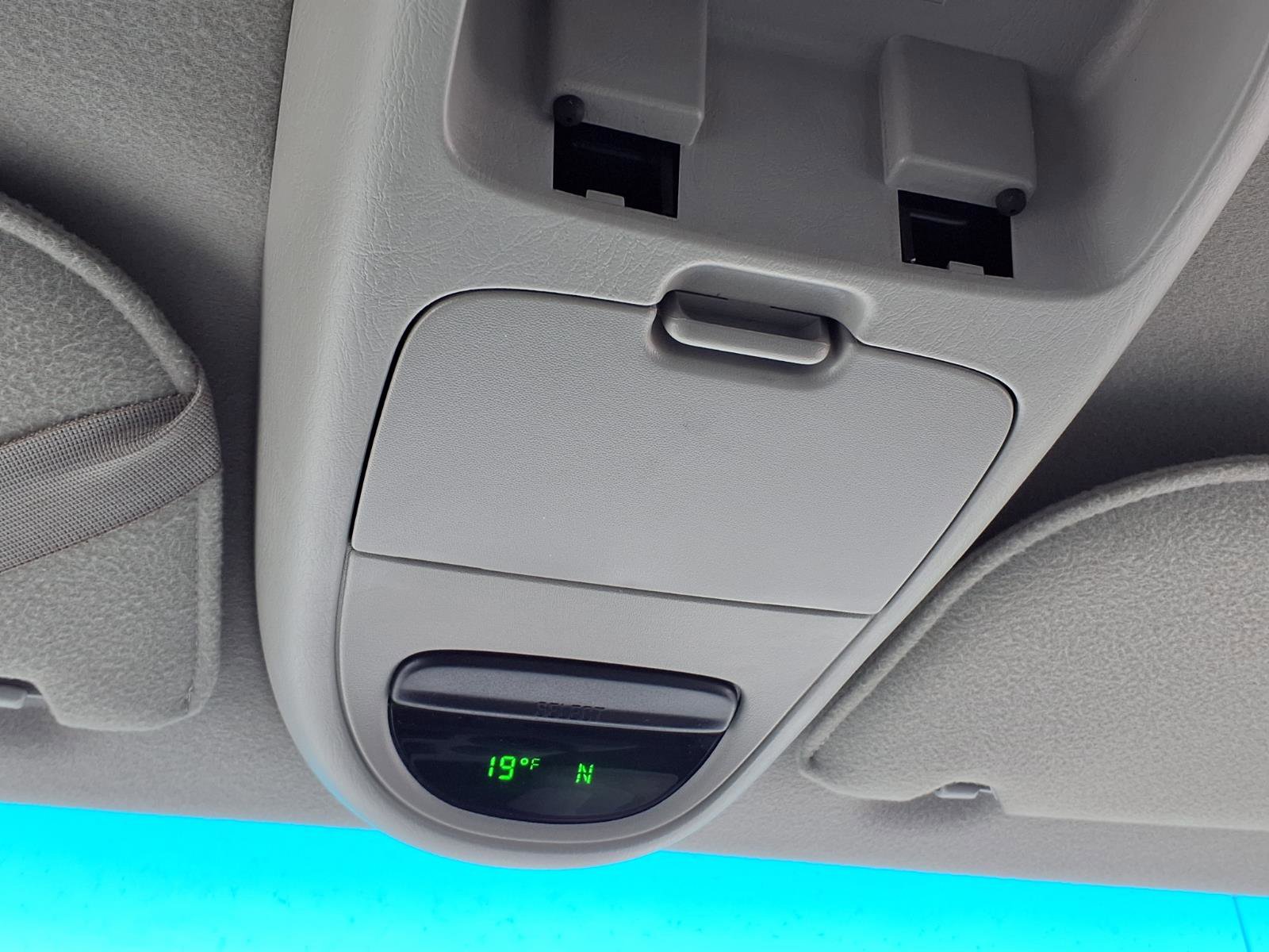 Used 2004 Ford E-350 and Econoline 350 XLT image 10