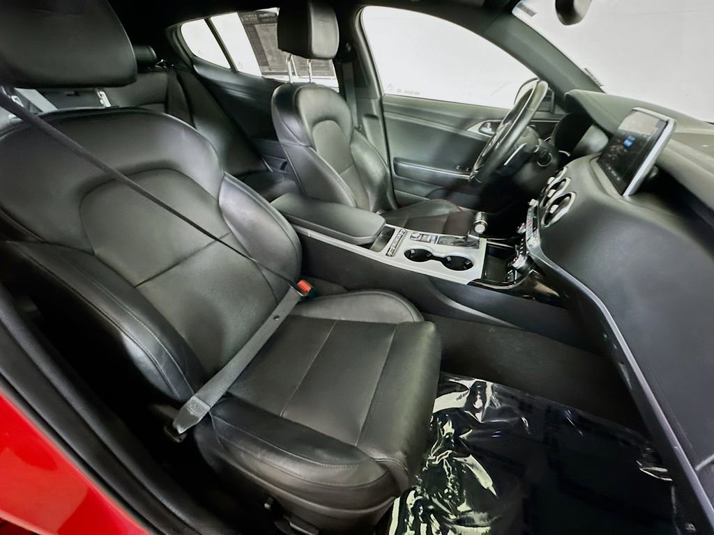 Used 2018 Kia Stinger GT1 image 12