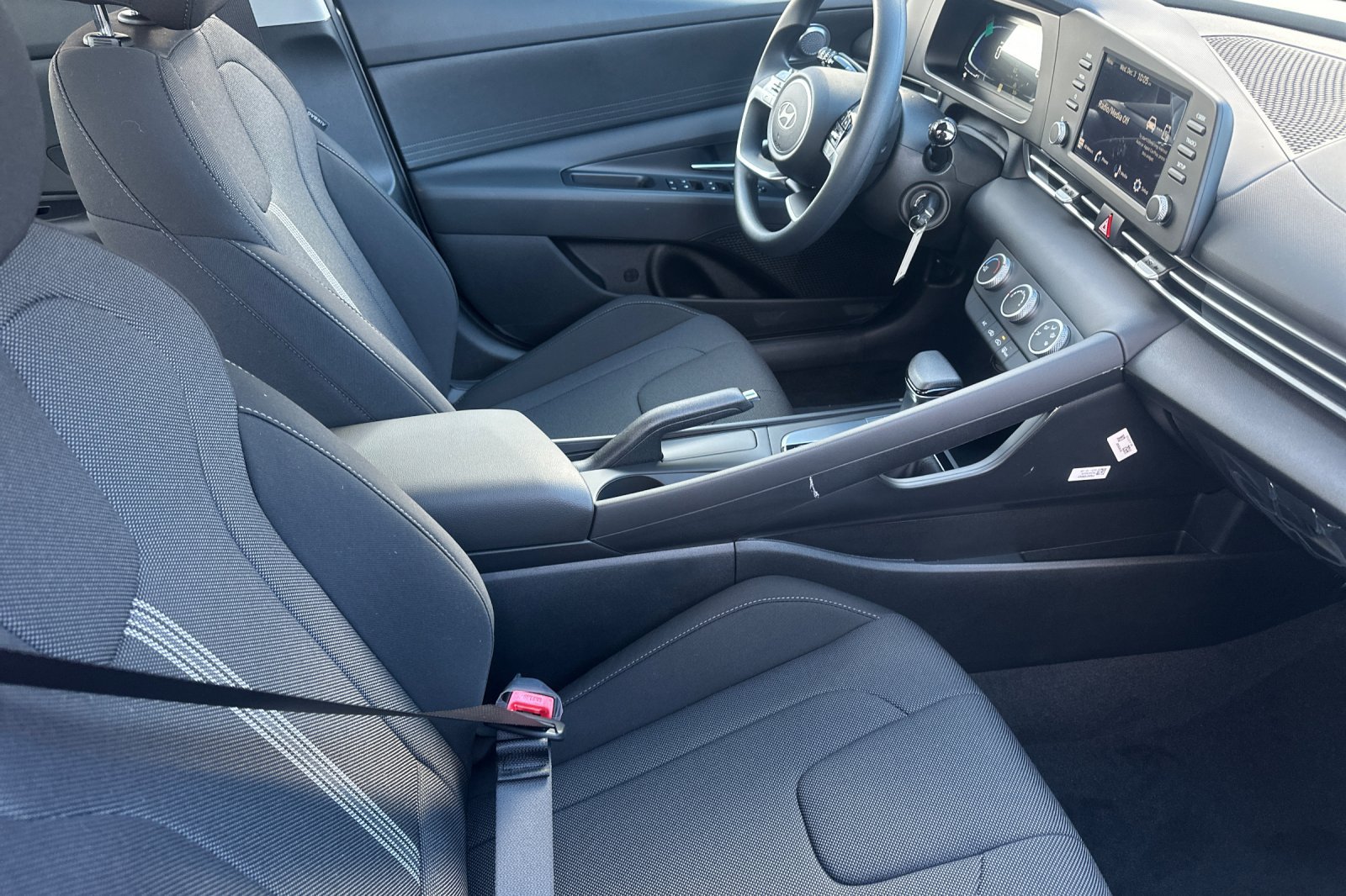 New 2026 Hyundai Elantra SE FWD image 15