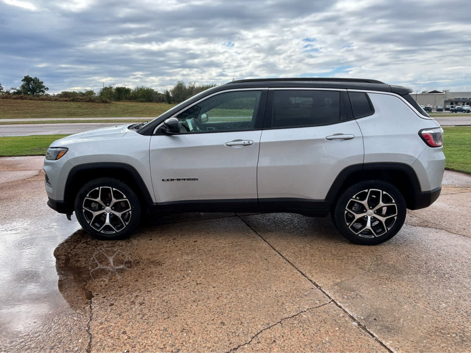 Used 2024 Jeep Compass Limited AWD/4WD image 4