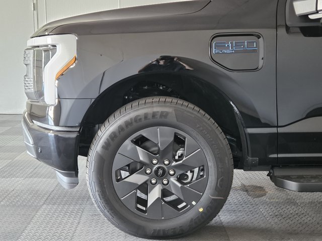 New 2025 Ford F150 Lightning Flash AWD/4WD image 7