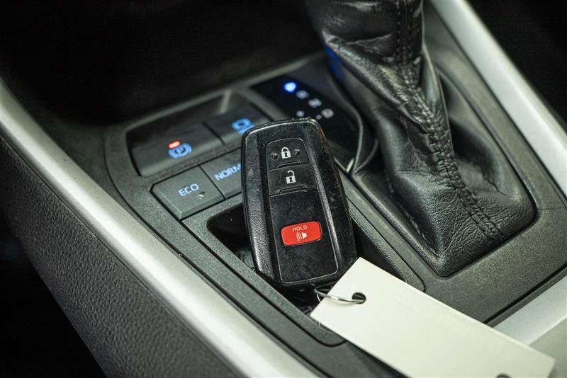 Used 2021 Toyota RAV4 XLE image 23