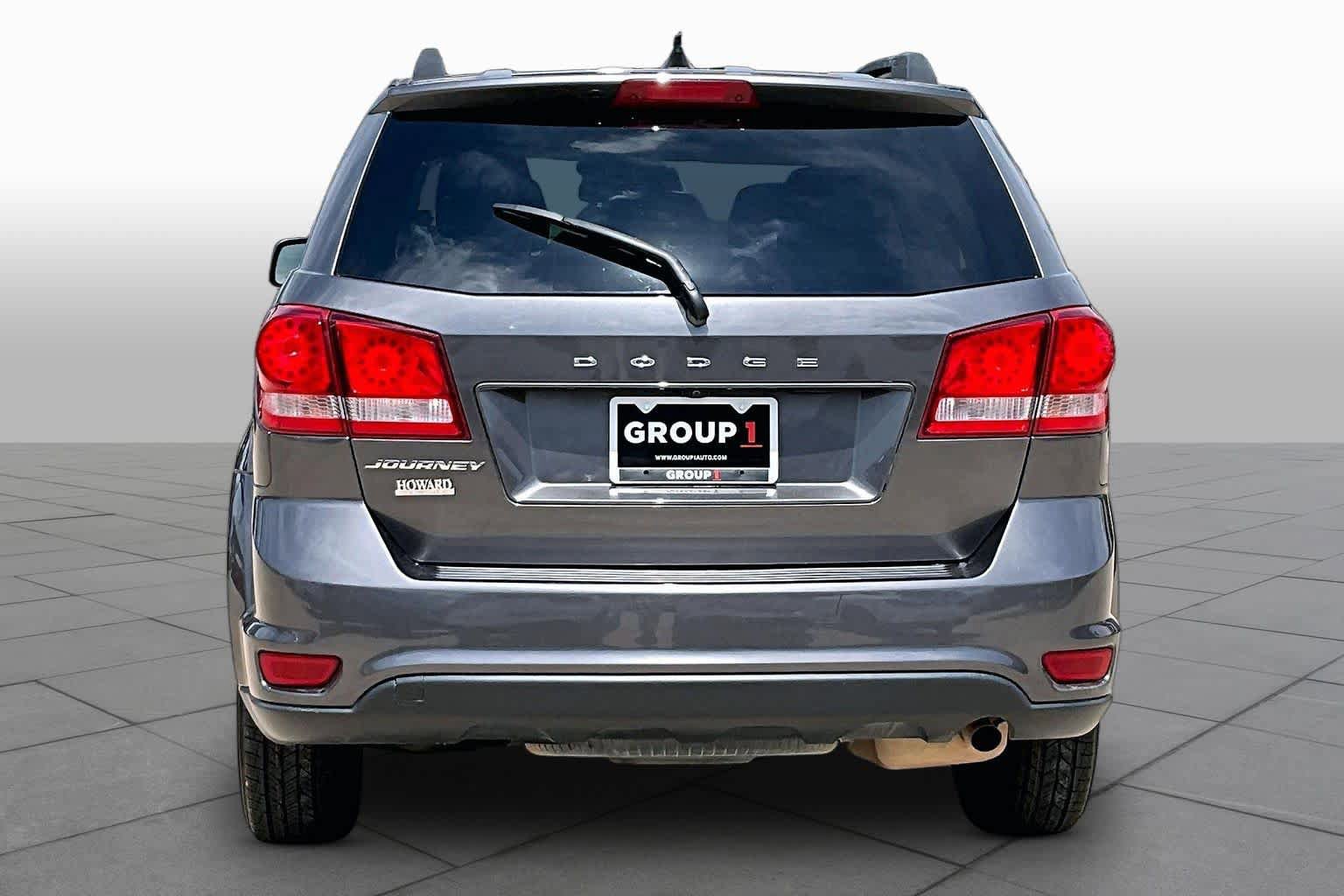 Used 2019 Dodge Journey SE w/ Connectivity Group FWD image 5