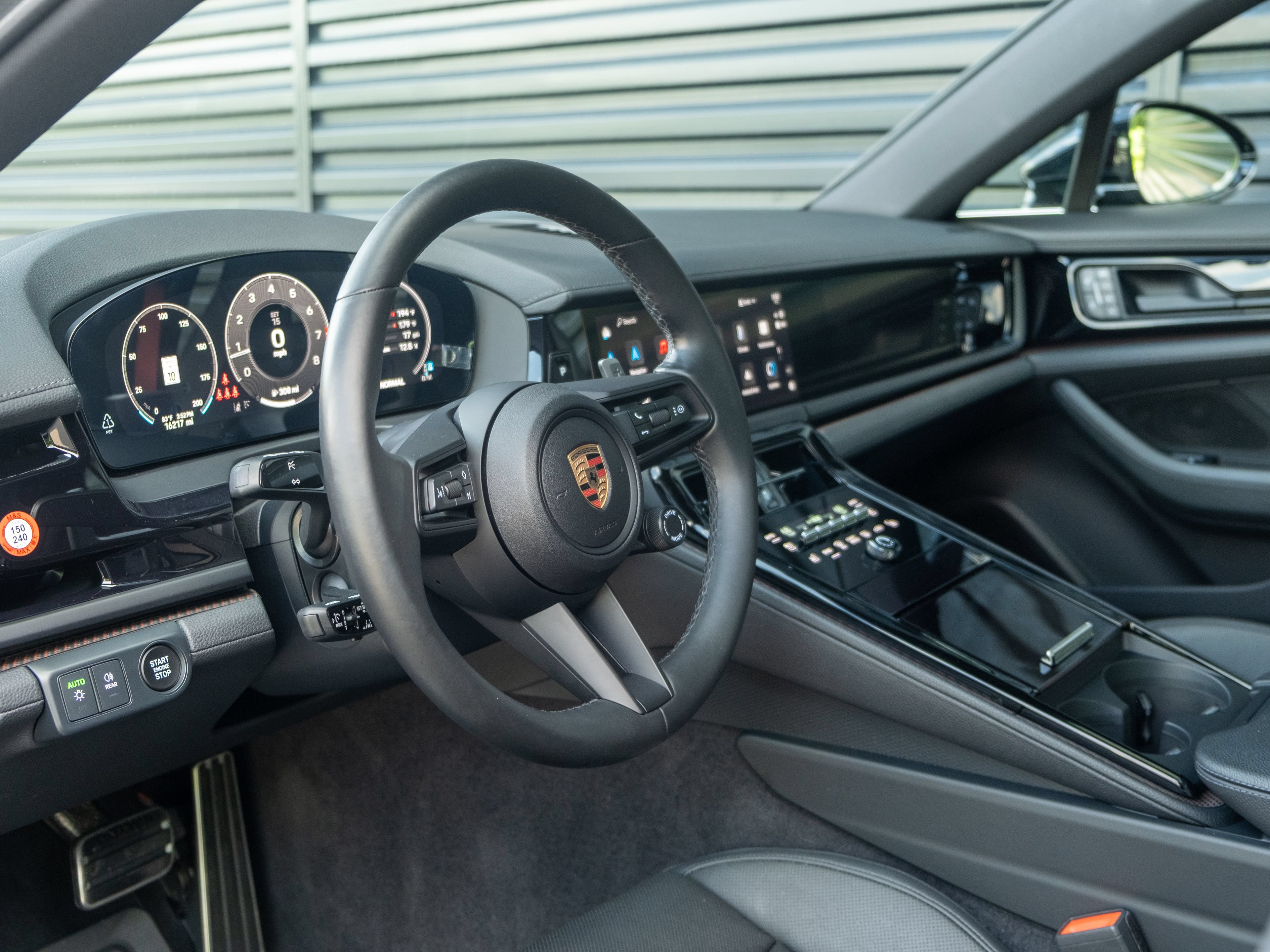 Certified 2024 Porsche Panamera 4 AWD/4WD image 4