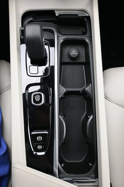 Used 2024 Volvo S60 B5 Plus w/ Climate Package FWD image 12