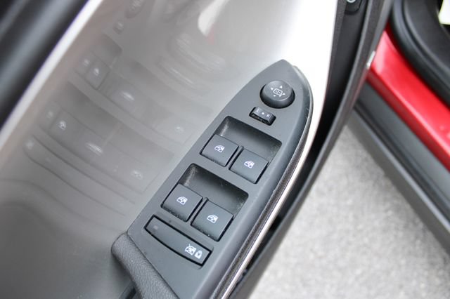 Used 2012 Chevrolet Volt Premium w/ Premium Trim Package FWD image 11