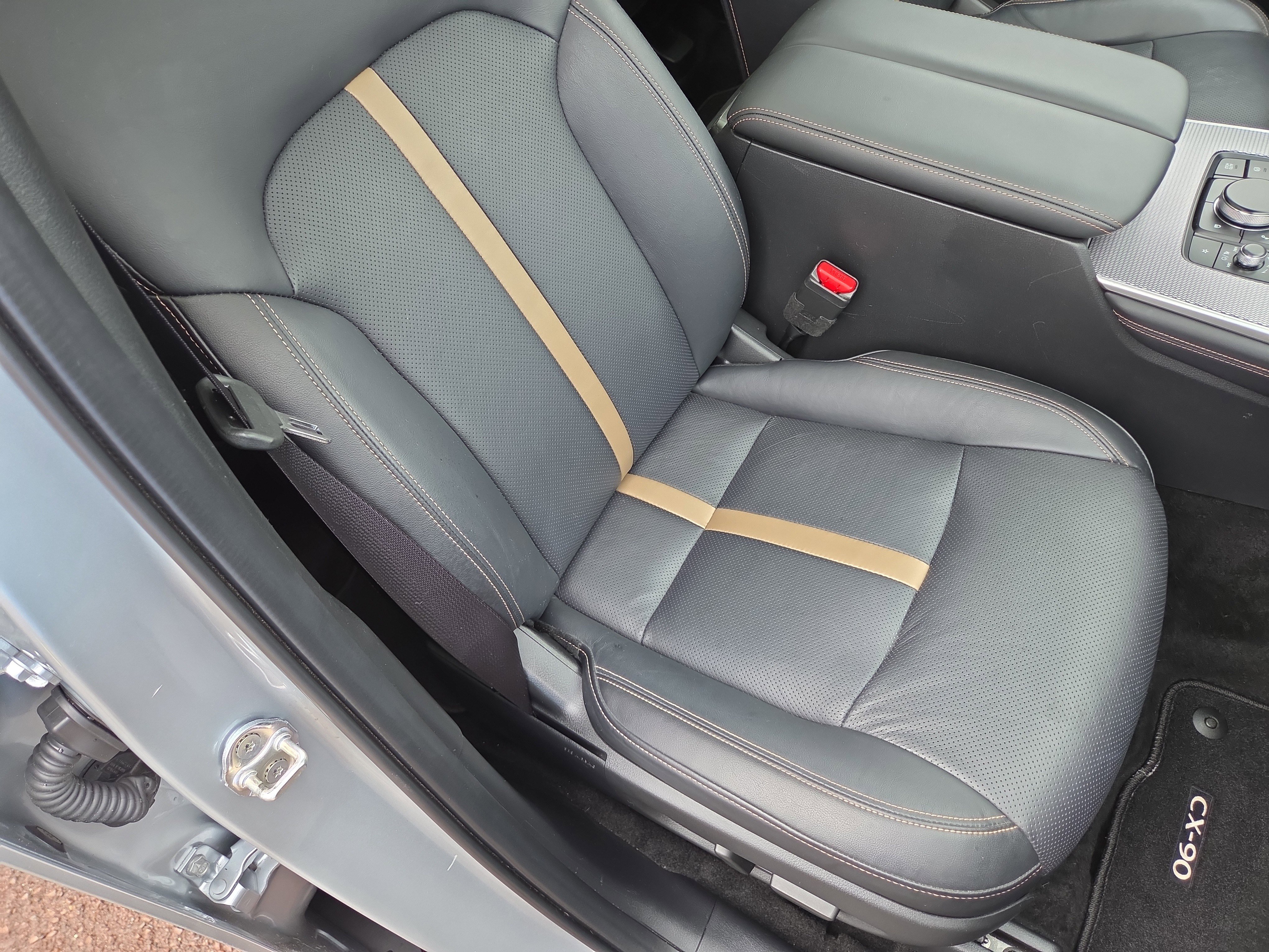 Used 2024 MAZDA CX-90 Plug-In Hybrid w/ Premium Plus image 16