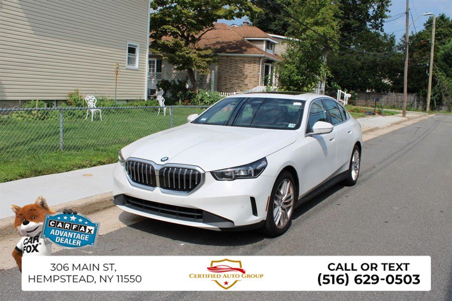 Used 2024 BMW 540i xDrive AWD/4WD image 3