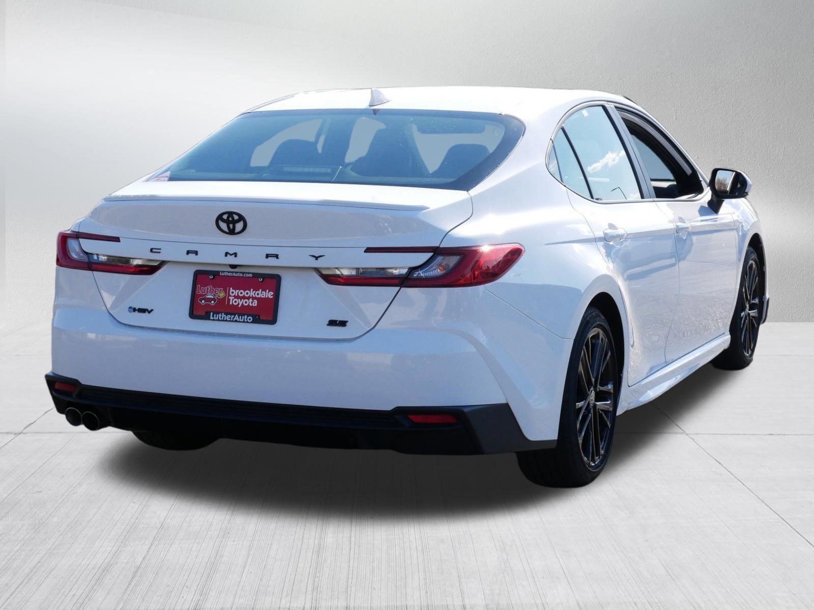 Certified 2025 Toyota Camry SE FWD image 6