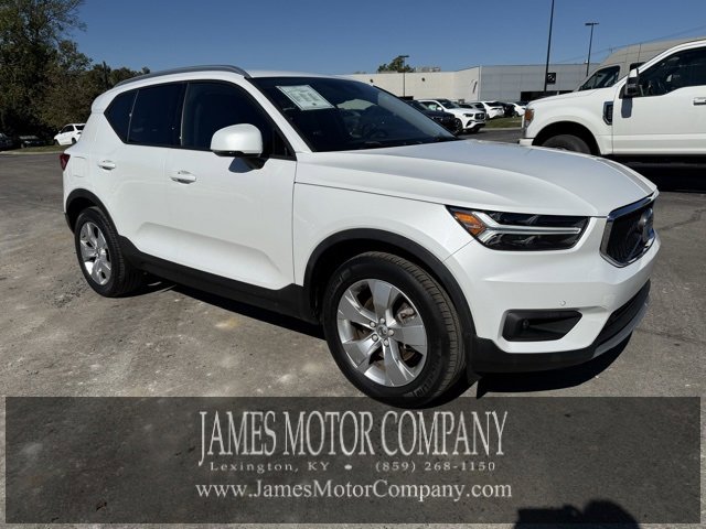 Used 2021 Volvo XC40 T5 Momentum w/ Premium Package