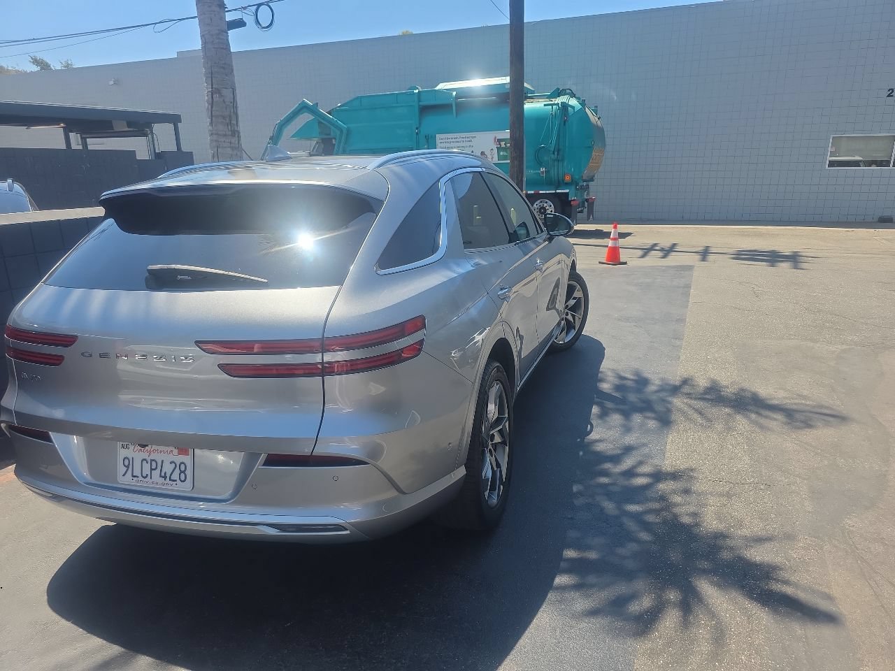 Used 2023 Genesis Electrified GV70 AWD/4WD image 3