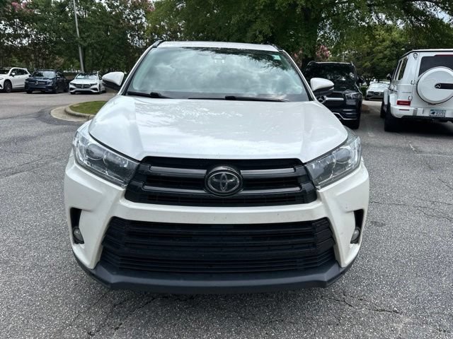 Used 2017 Toyota Highlander SE AWD/4WD image 2