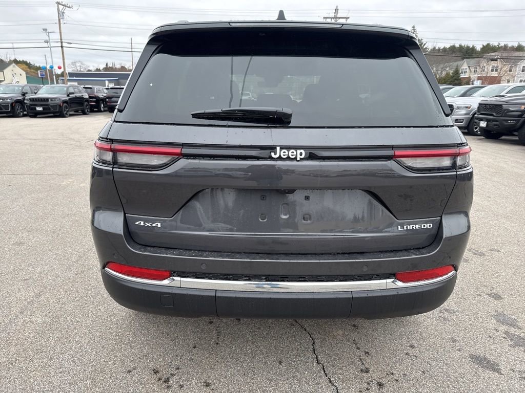 New 2026 Jeep Grand Cherokee Laredo image 4