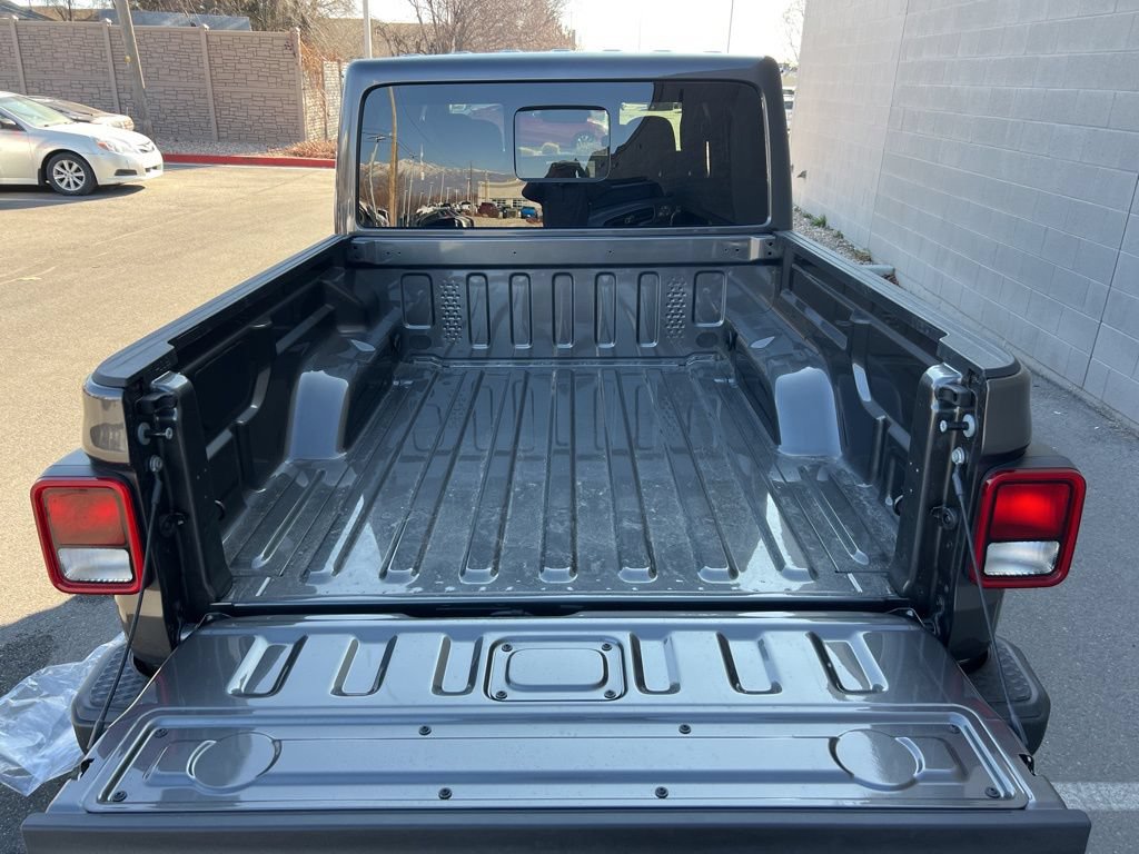 New 2026 Jeep Gladiator Sport AWD/4WD image 24