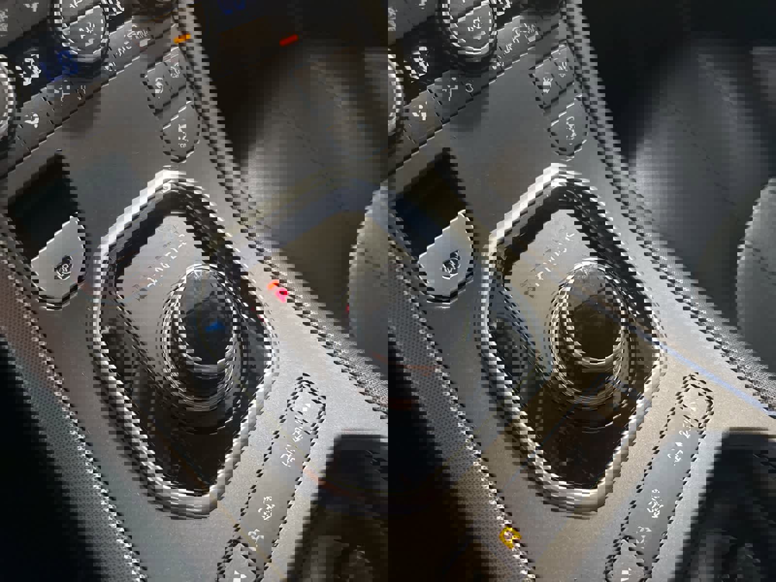 Used 2019 Land Rover Range Rover Evoque SE image 25