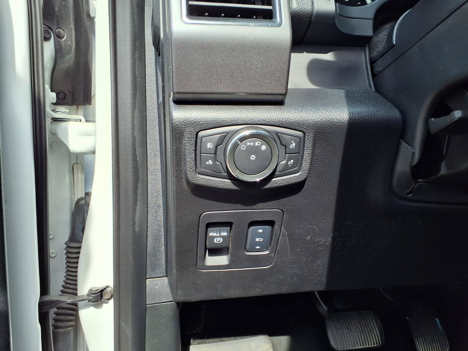 Used 2018 Ford F150 XLT w/ Equipment Group 302A Luxury RWD image 13