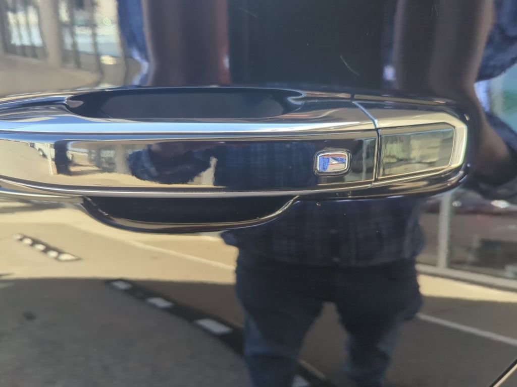 Used 2021 GMC Yukon Denali w/ Denali Premium Package image 14