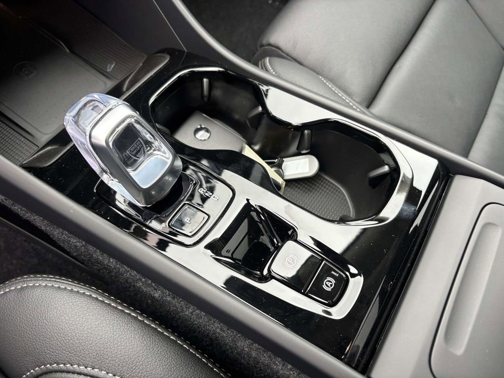New 2026 Volvo XC40 B5 Plus w/ Protection Package Premier image 23