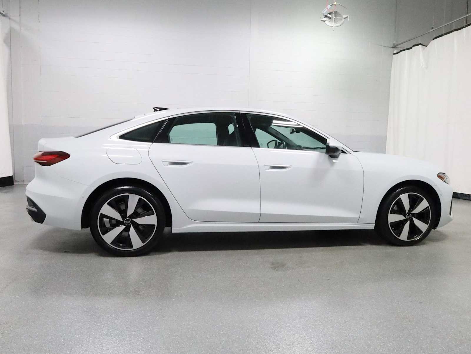 Used 2025 Audi A5 2.0T Premium Plus w/ Premium Plus AWD/4WD image 10