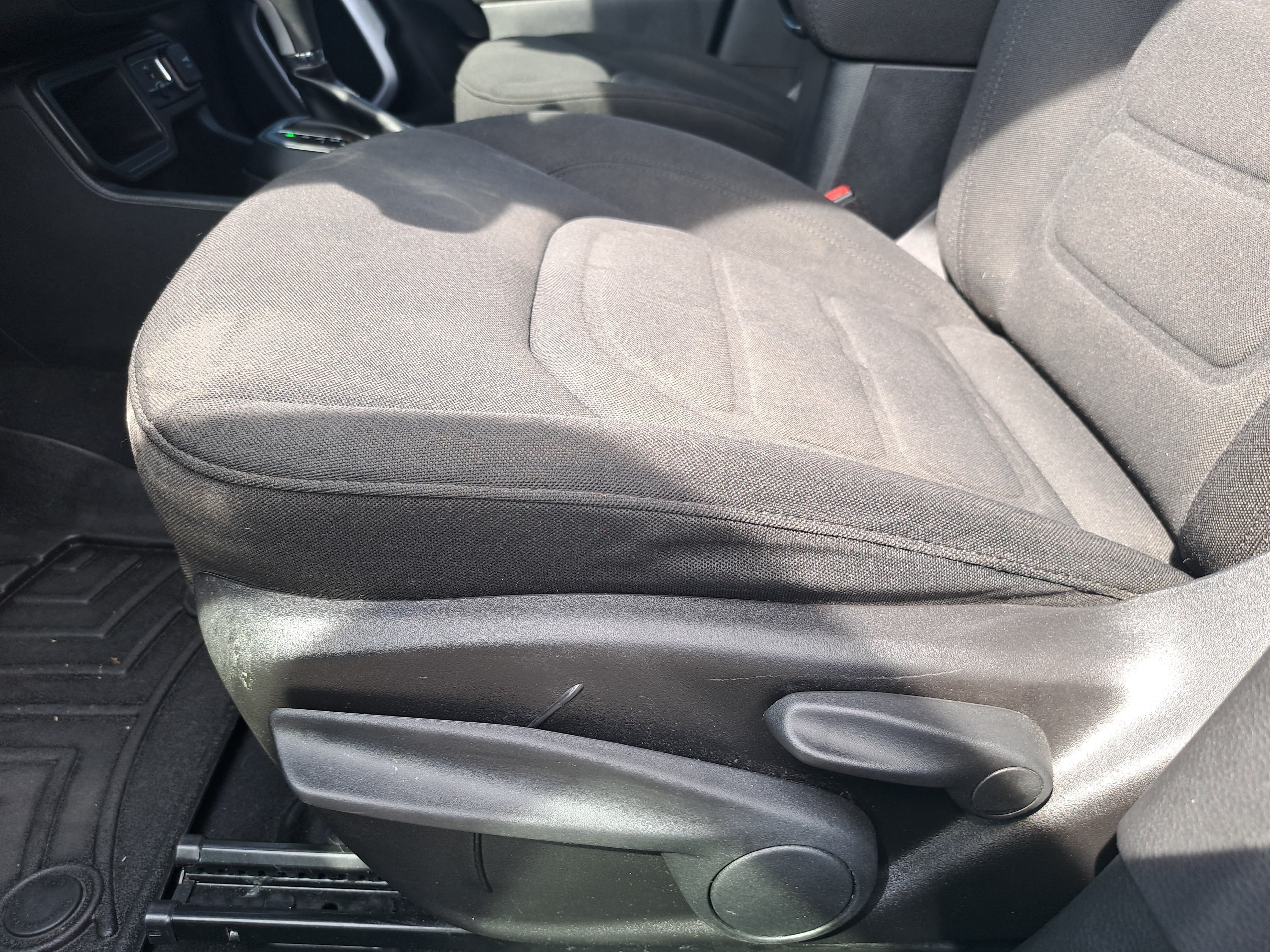 Used 2020 Jeep Renegade Latitude FWD image 26