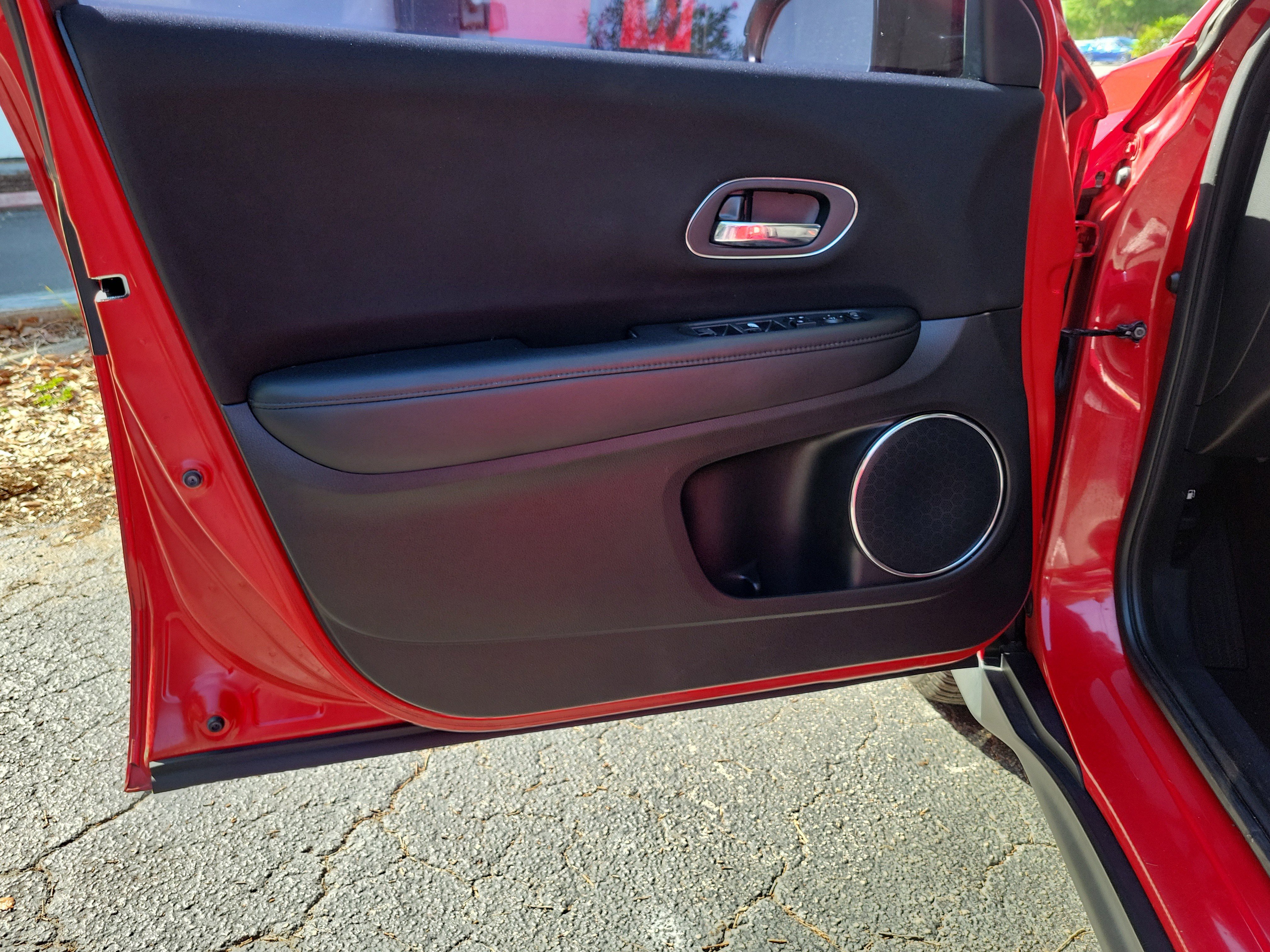 Used 2018 Honda HR-V EX image 16