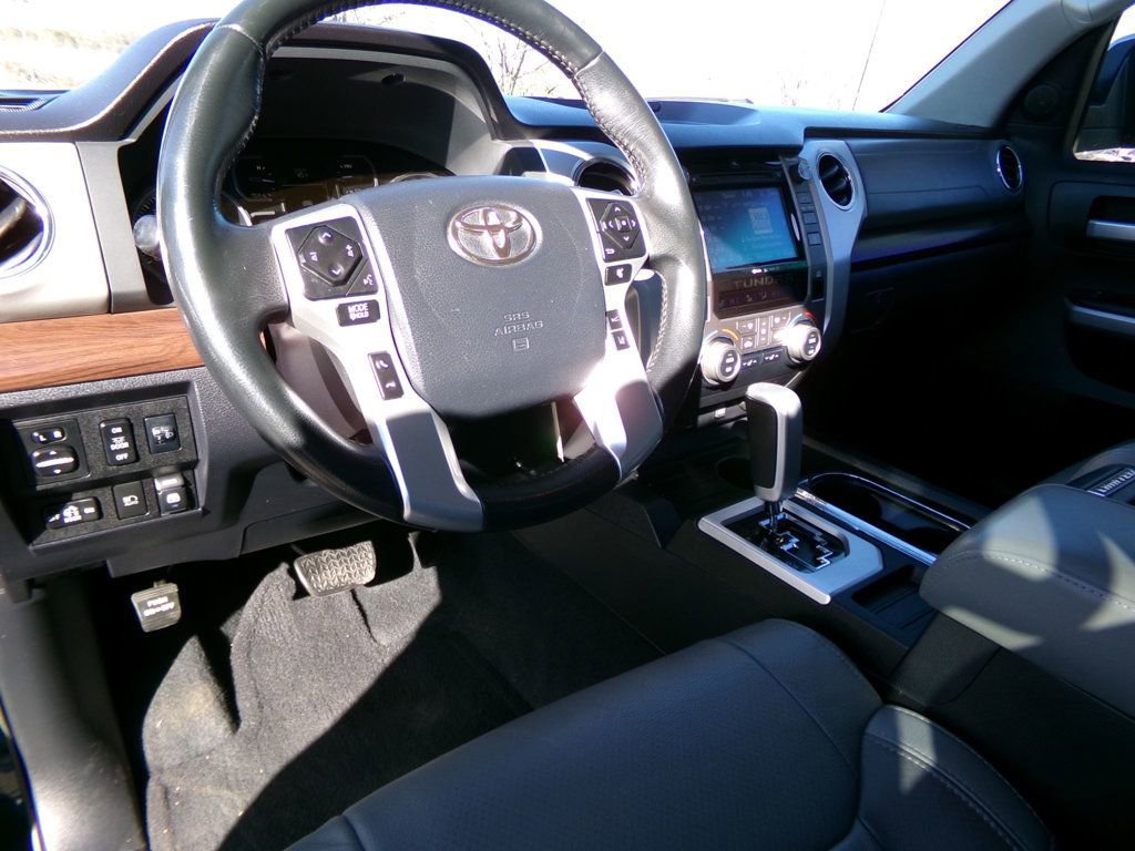 Used 2018 Toyota Tundra Limited w/ Limited Premium Package image 9