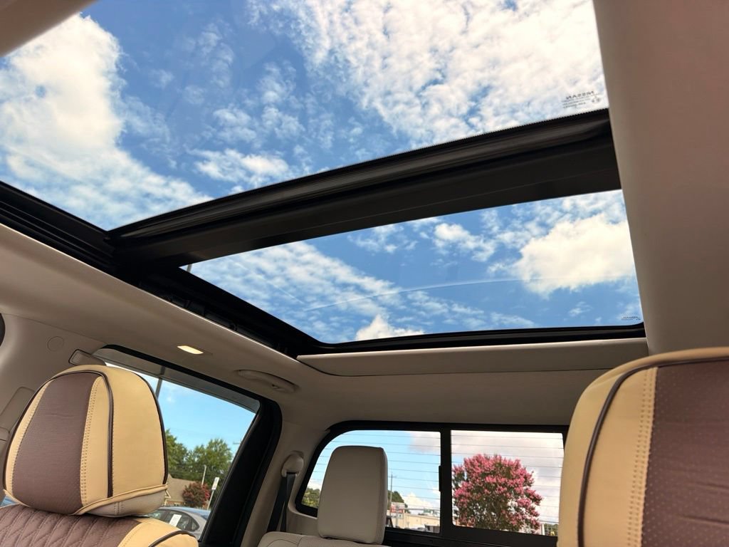 Used 2020 Nissan Titan SL w/ Moonroof Package AWD/4WD image 31
