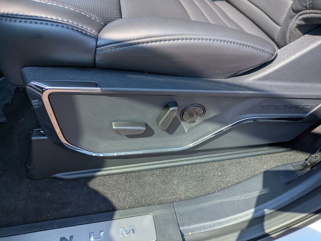 New 2026 Ford F350 Platinum w/ FX4 Off-Road Package image 10