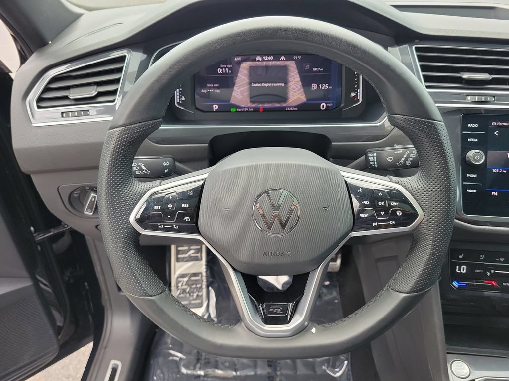 Used 2024 Volkswagen Tiguan SEL R-Line AWD/4WD image 28