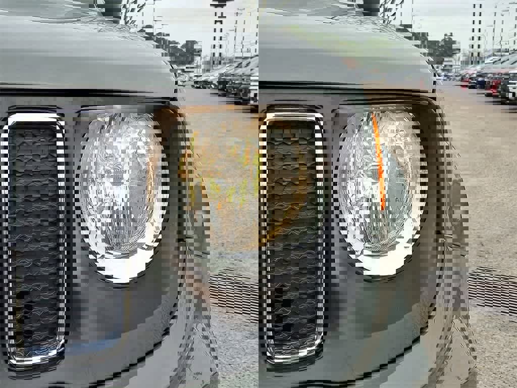 Used 2020 Jeep Renegade Sport w/ Sport Appearance Group image 9