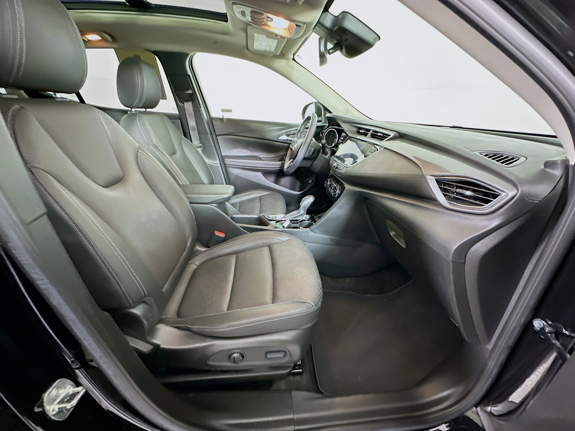 Used 2023 Buick Encore GX Essence w/ Experience Buick Package image 30