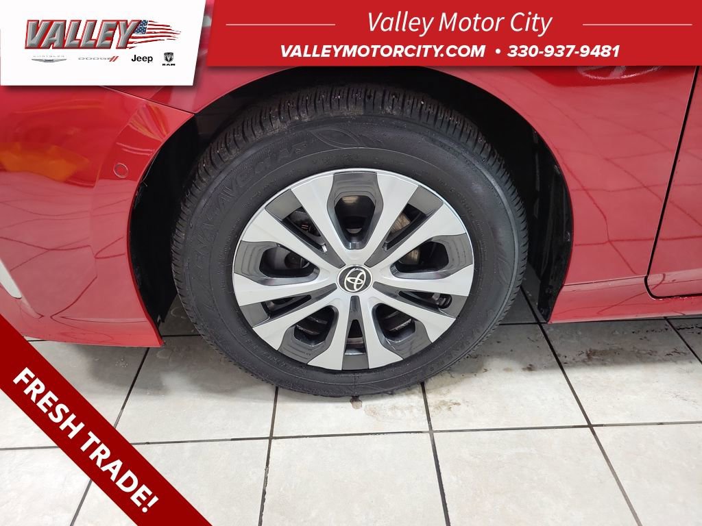 Used 2022 Toyota Prius LE image 43