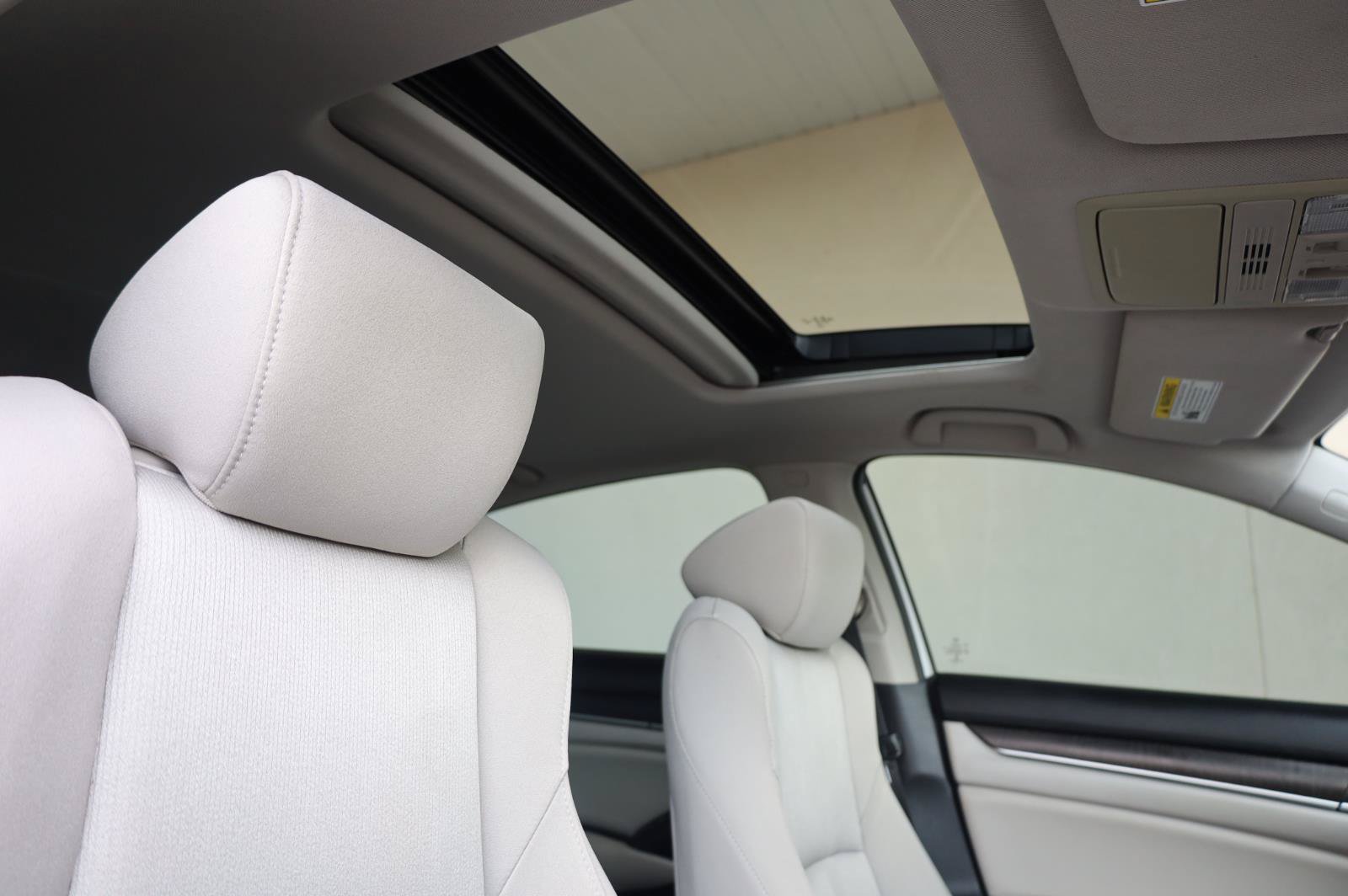 Used 2019 Honda Accord EX image 35