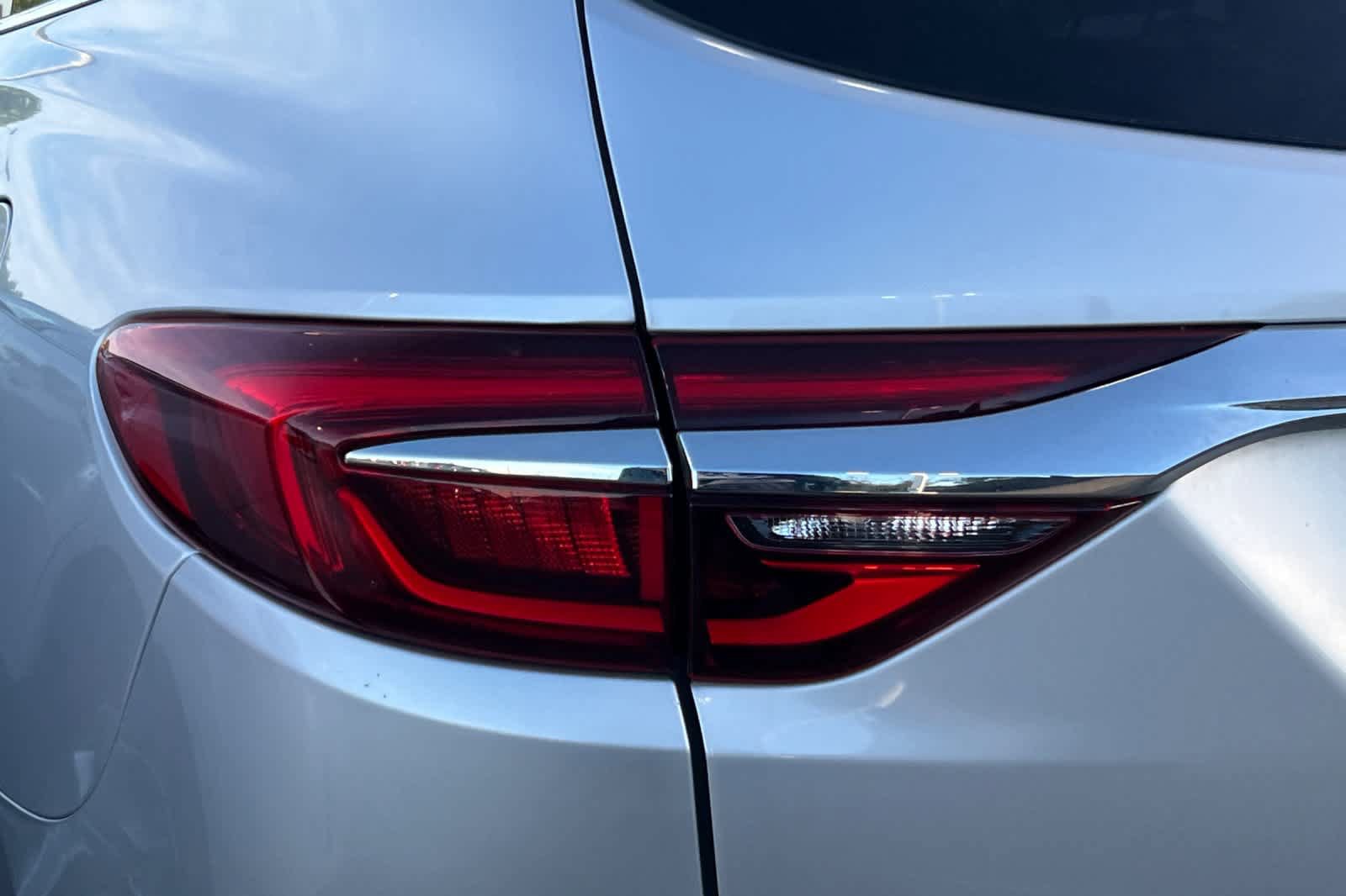 Used 2019 Buick Enclave Essence FWD image 20