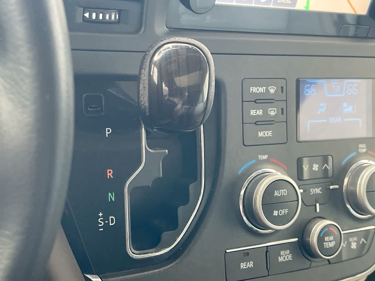 Used 2015 Toyota Sienna XLE w/ XLE Navigation Package AWD/4WD image 20