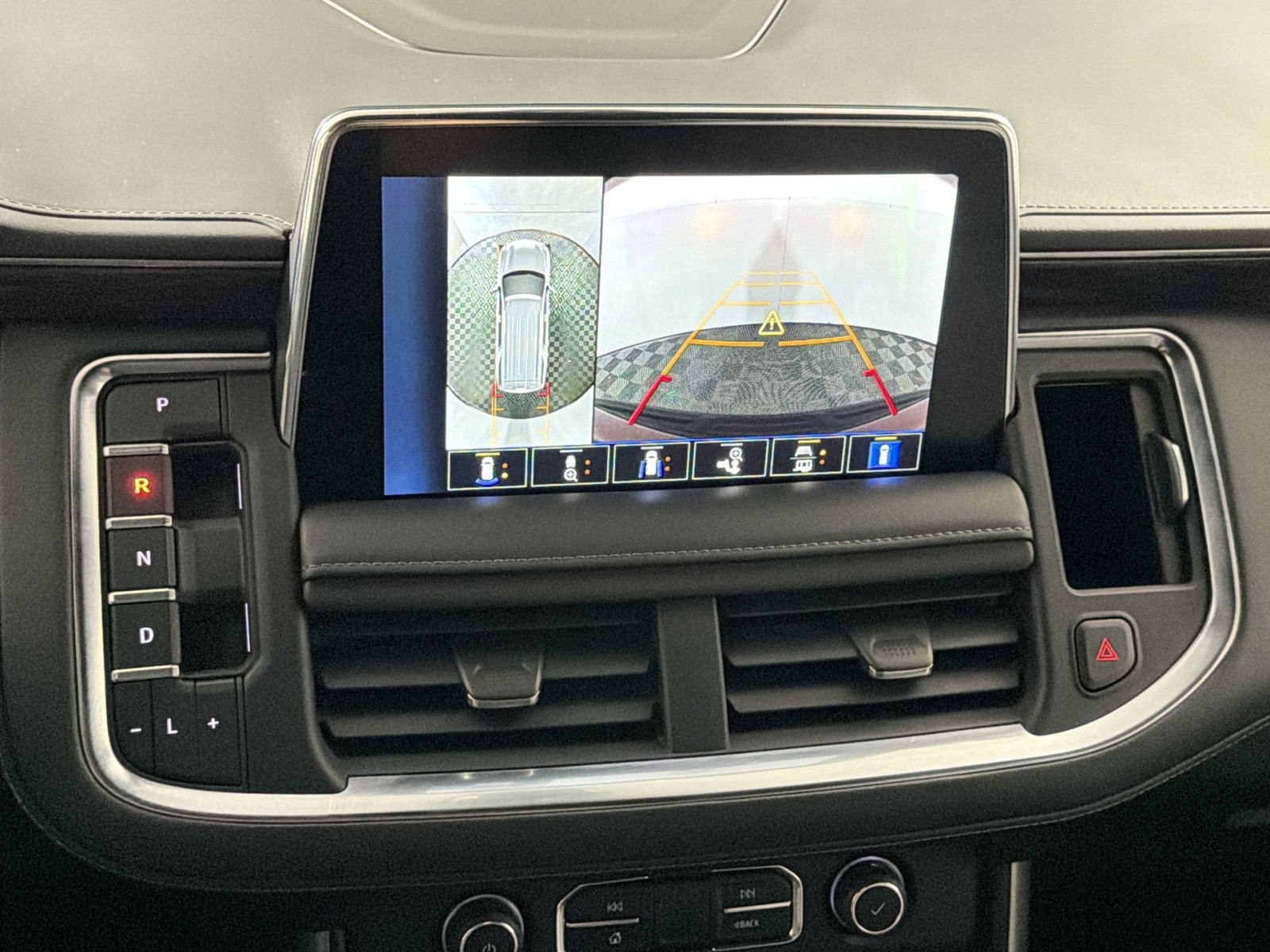 Used 2022 Chevrolet Tahoe LT w/ Luxury Package image 19