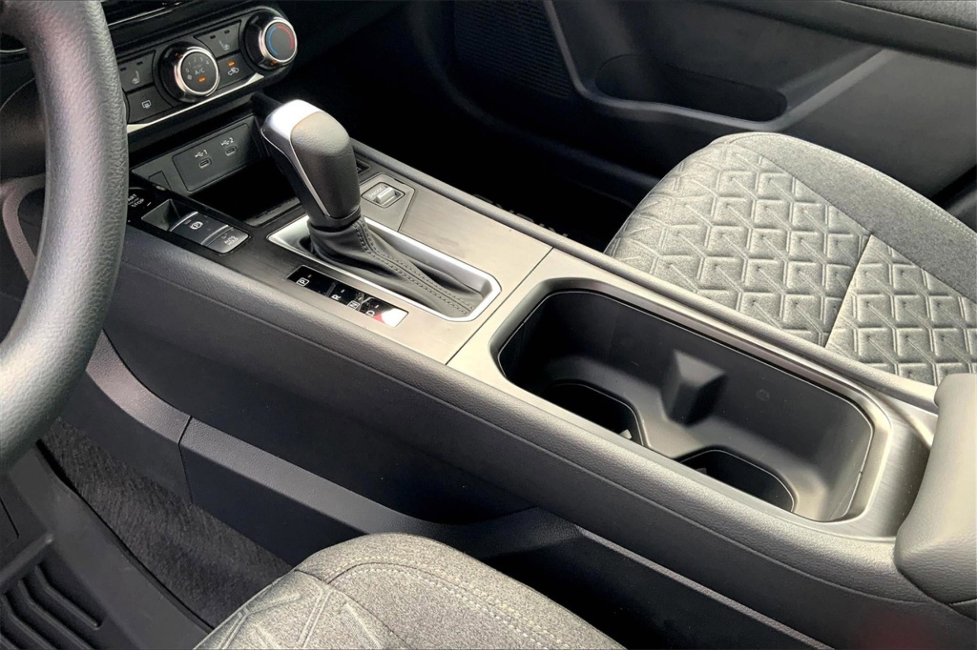 New 2025 Nissan Kicks SV w/ SV Premium Package image 9