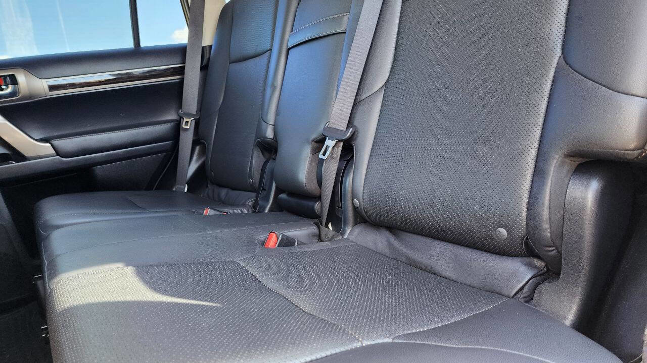 Used 2016 Lexus GX 460 image 24