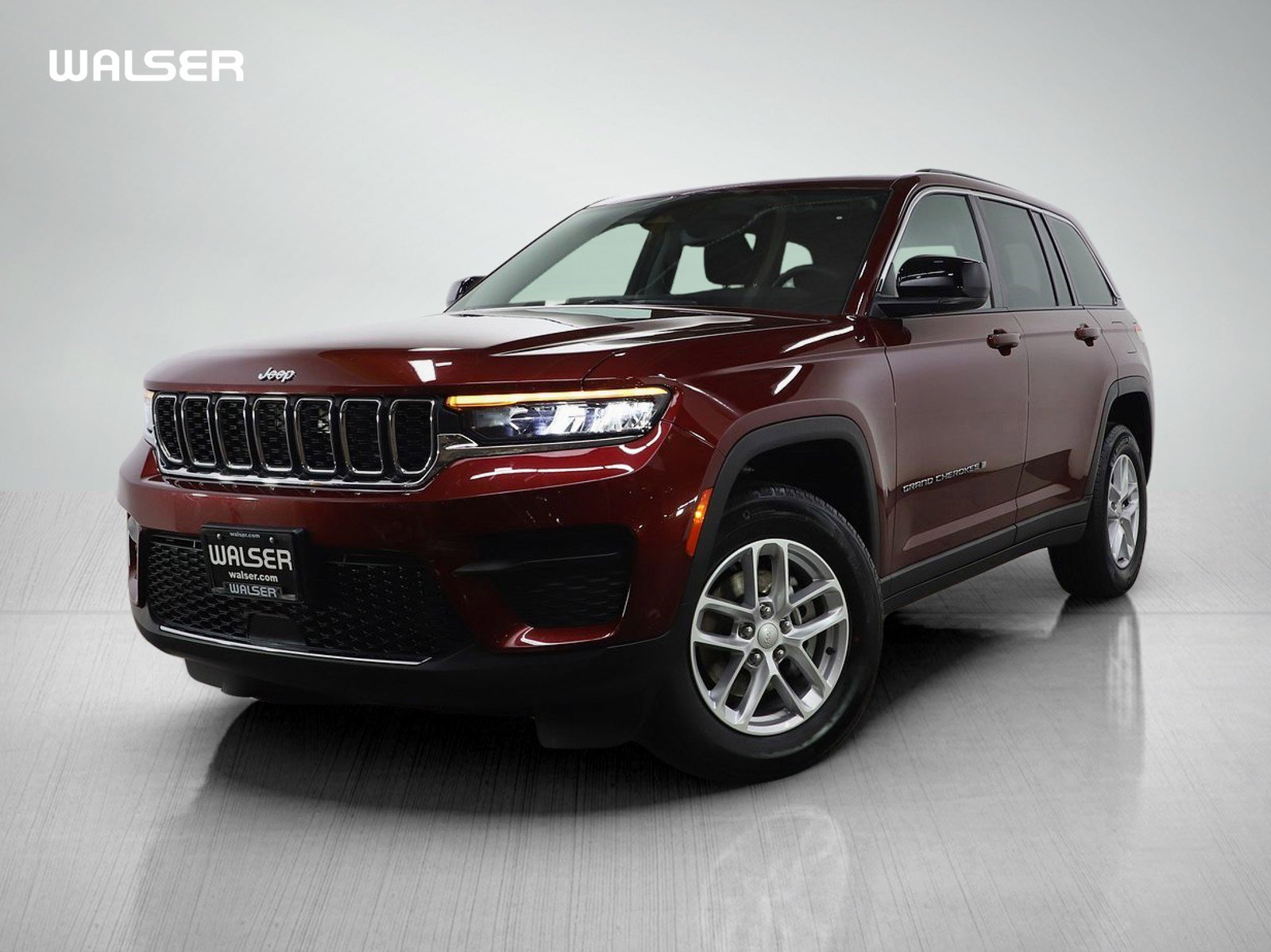 Used 2023 Jeep Grand Cherokee Laredo w/ Luxury Tech Group I