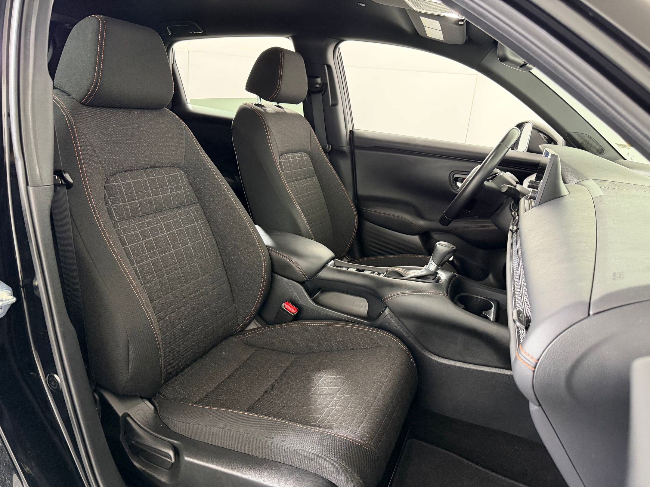 Certified 2025 Honda HR-V Sport image 26