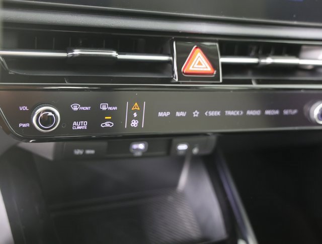New 2025 Kia Niro SX image 16