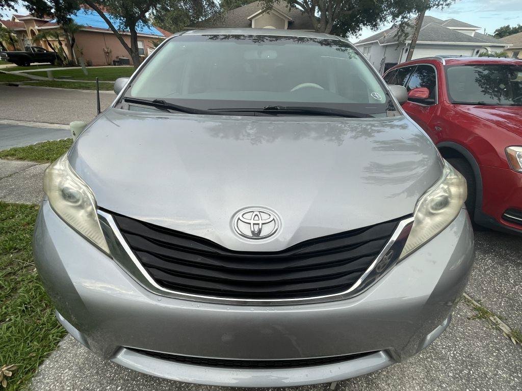 Used 2014 Toyota Sienna LE FWD image 24