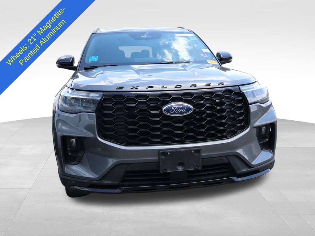 Used 2025 Ford Explorer ST-Line w/ ST-Line Street Pack AWD/4WD image 7