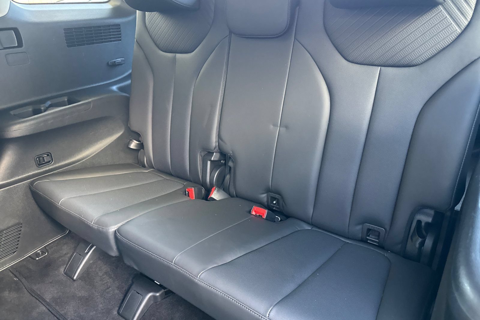 Used 2024 Hyundai Palisade SEL FWD image 16