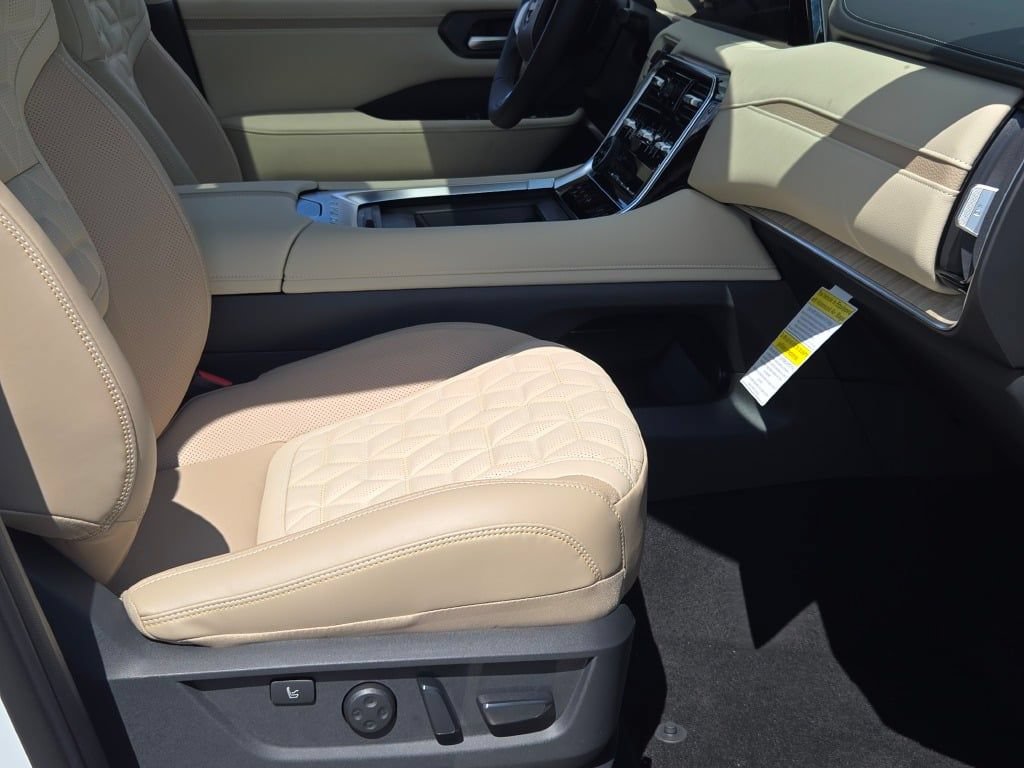 New 2026 Nissan Armada Platinum Reserve AWD/4WD image 5